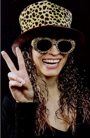 80er 90er Jahre Mtze mit Haar und Brille Leoparden Look Rapper Schlagerparty